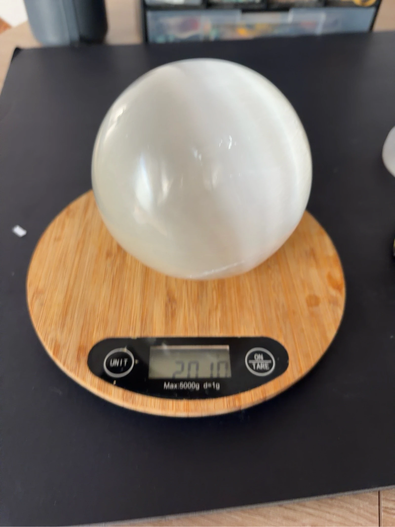 Natural White Selenite Sphere 2.01 kg | Large Size | Satin Spar – photo 3